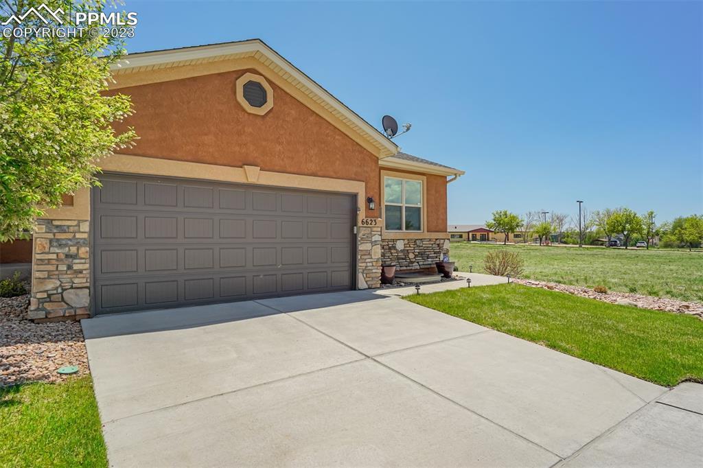 6623 Young Oak Grove, Colorado Springs, CO 80923