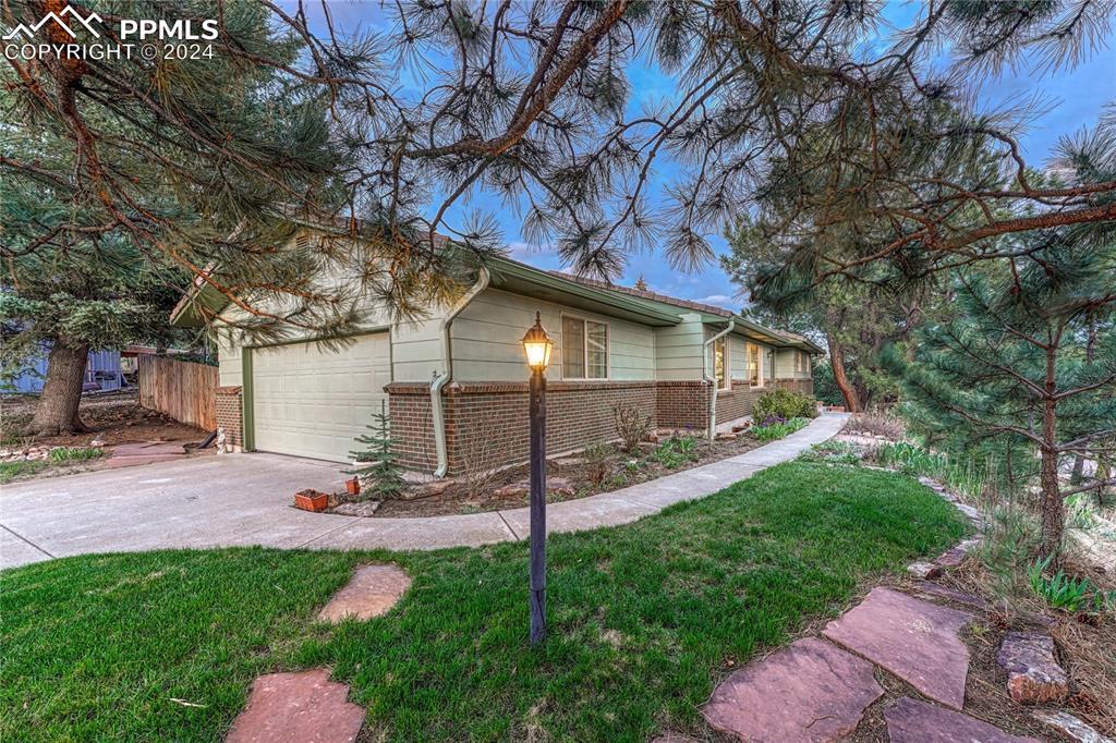 130 E Mikado Dr., Colorado Springs, CO 80919