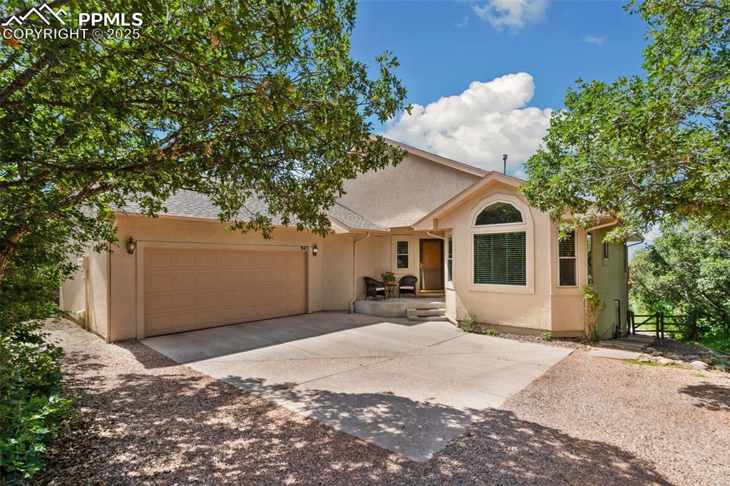 945 Pulpit Rock Cir., Colorado Springs, CO 80918