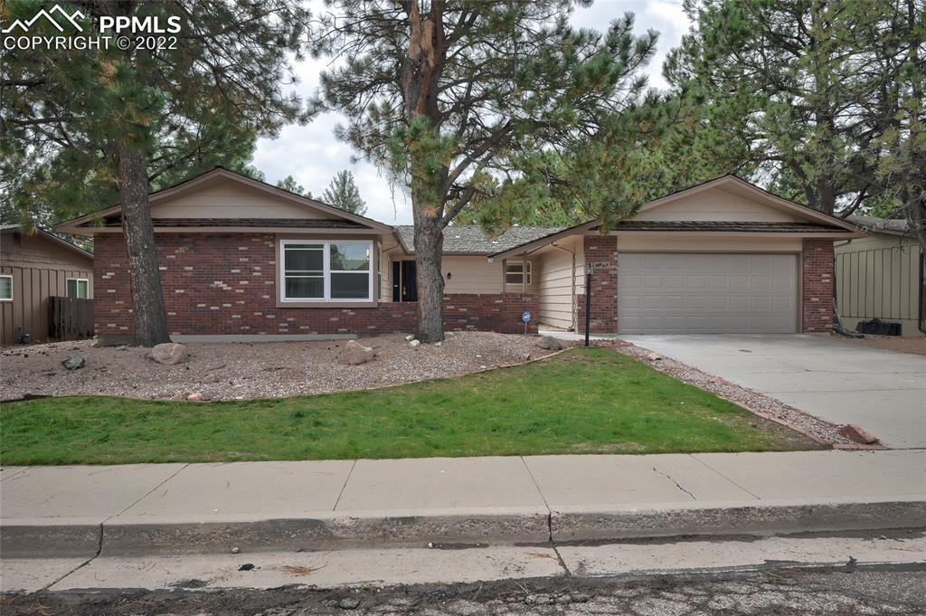 55 Raven Hills Ct., Colorado Springs, CO 80919
