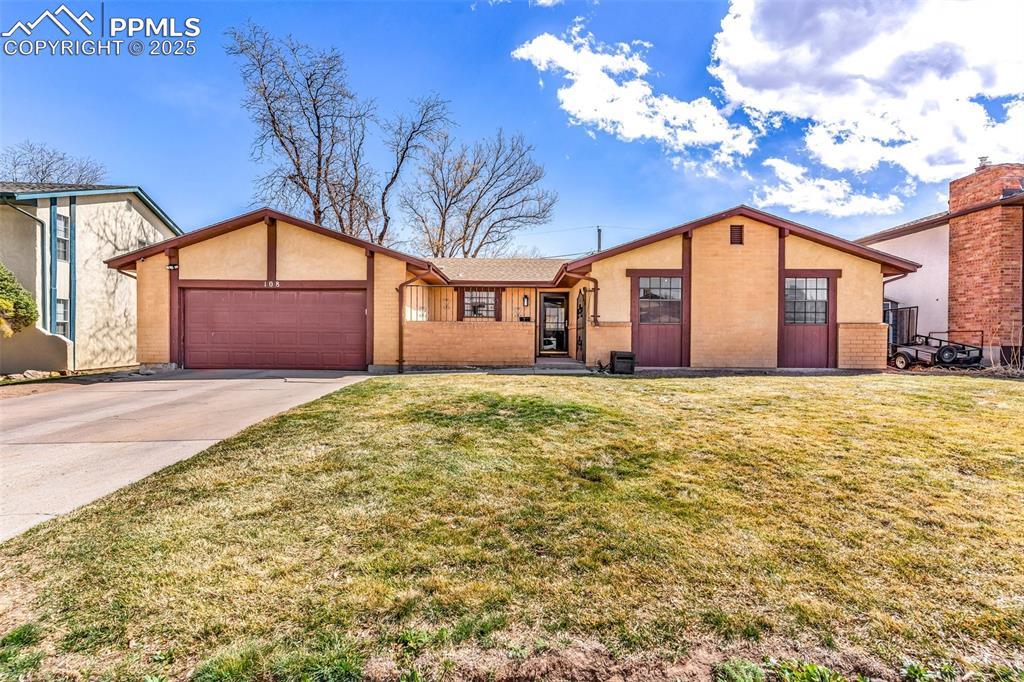 108 Carrillon Ln., Pueblo, CO 81005