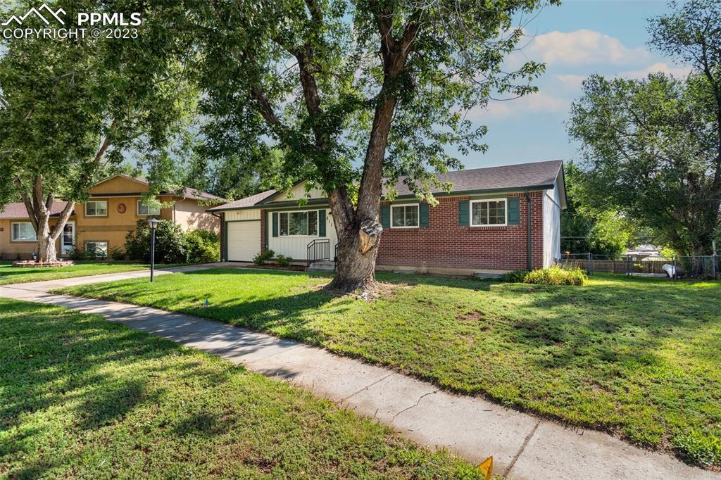 811 Holmes Dr., Colorado Springs, CO 80909