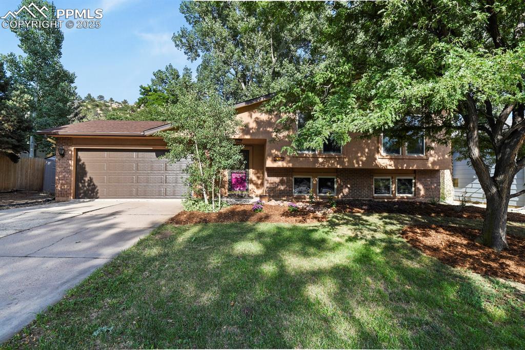 5375 Mule Deer Dr., Colorado Springs, CO 80919
