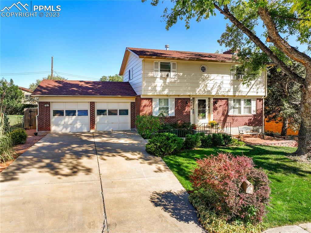 17 W Clover Cir., Colorado Springs, CO 80906