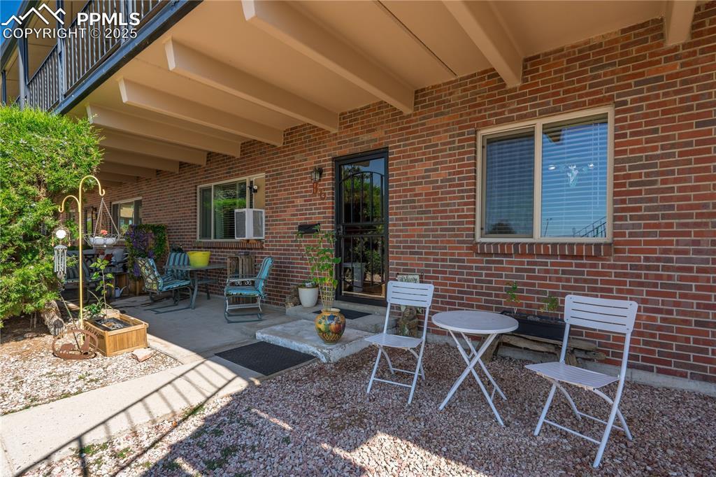 434 Valley Hi Cir. #B6, Colorado Springs, CO 80910