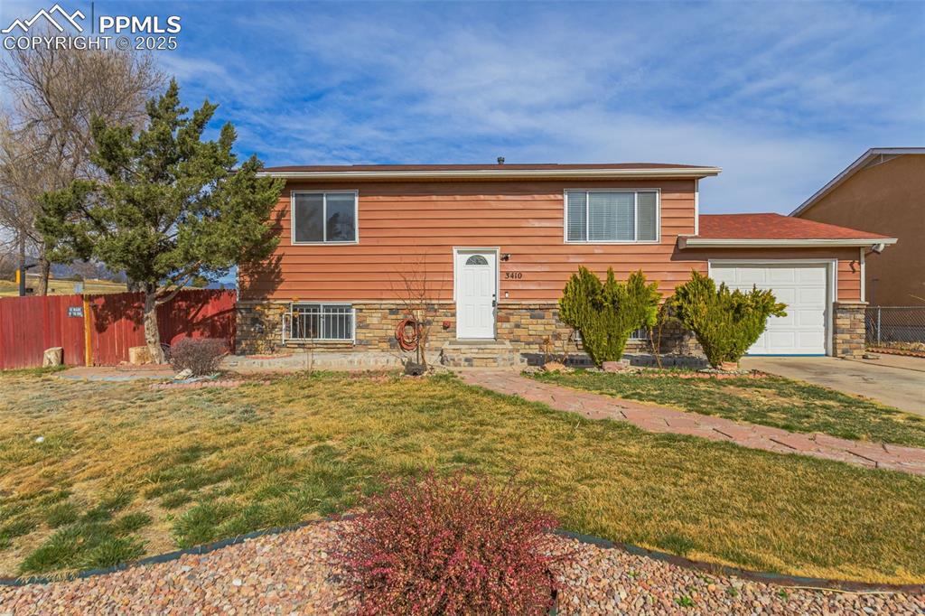 3410 Bridgewood Ln., Colorado Springs, CO 80910