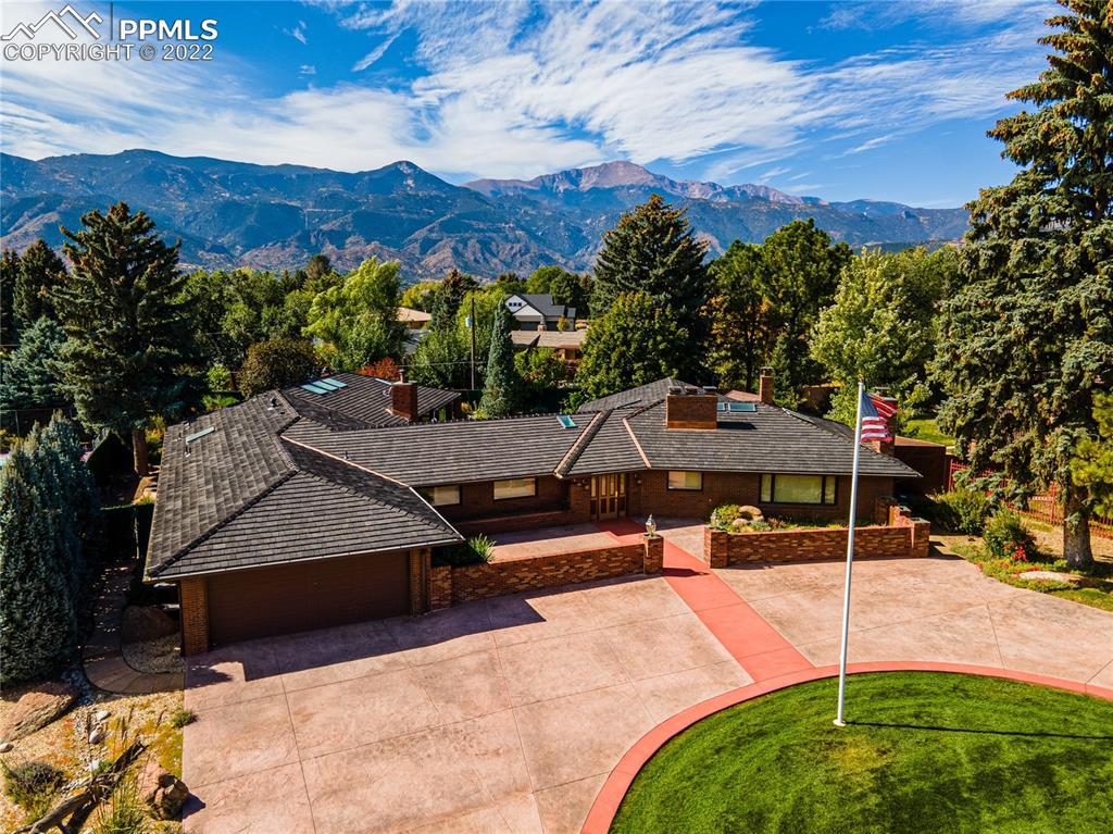 2430 Mesa Rd., Colorado Springs, CO 80904