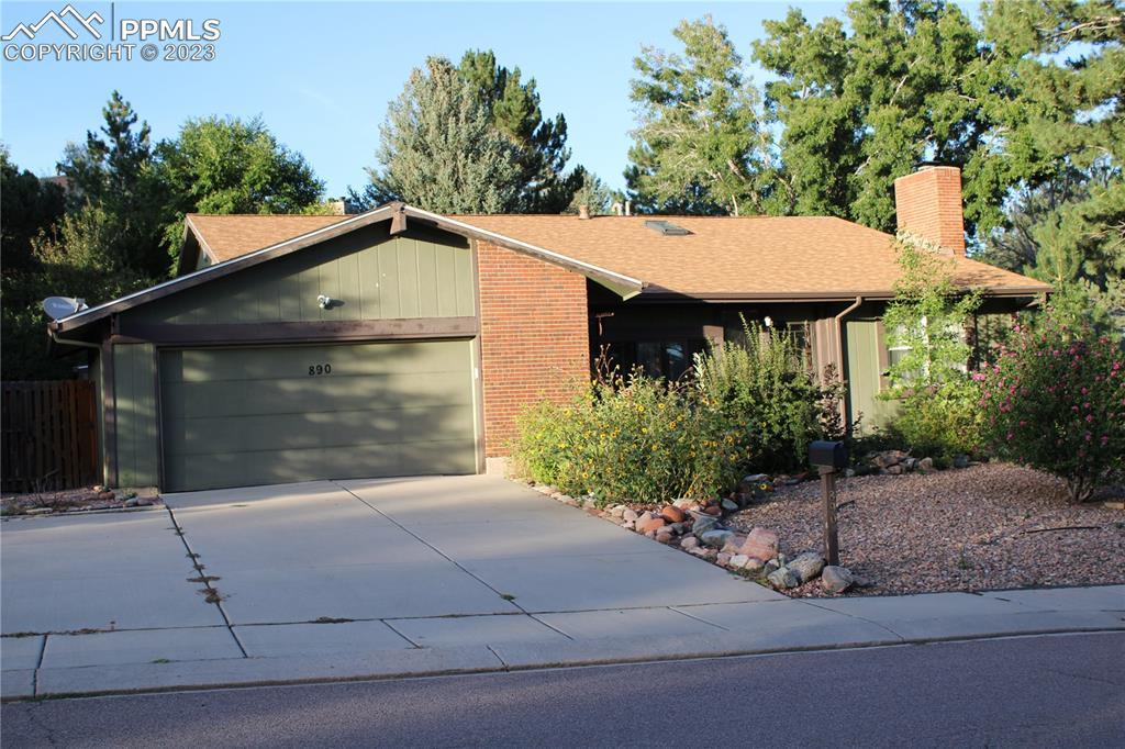 890 Red Mesa Dr., Colorado Springs, CO 80906
