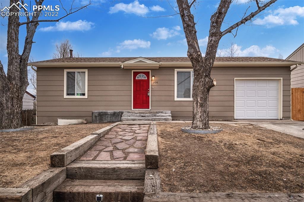 204 Frost Ln., Colorado Springs, CO 80916