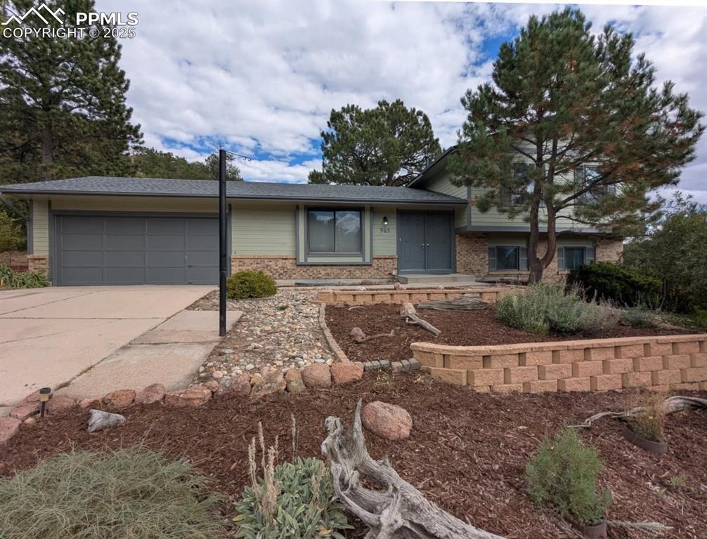 965 S Pulpit Rock Cir., Colorado Springs, CO 80918