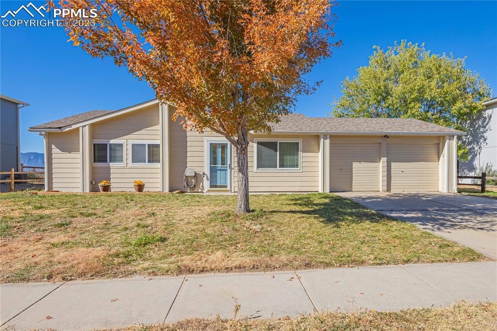 2048 Ambleside Dr., Colorado Springs, CO 80915