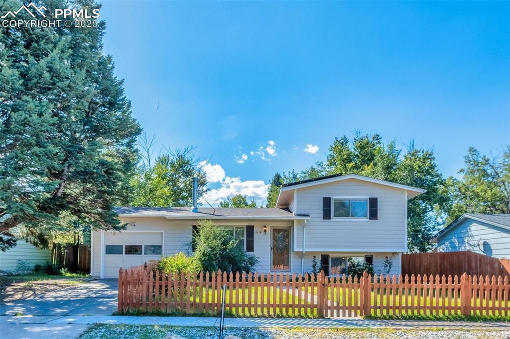 1614 Auburn Dr., Colorado Springs, CO 80909