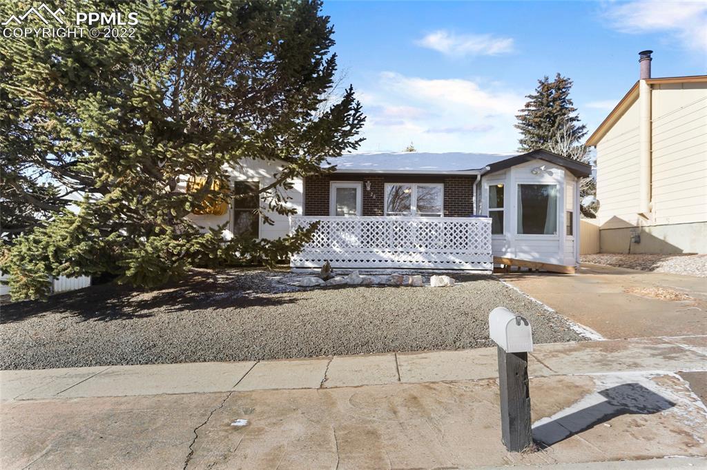 28 Frost Ln., Colorado Springs, CO 80916