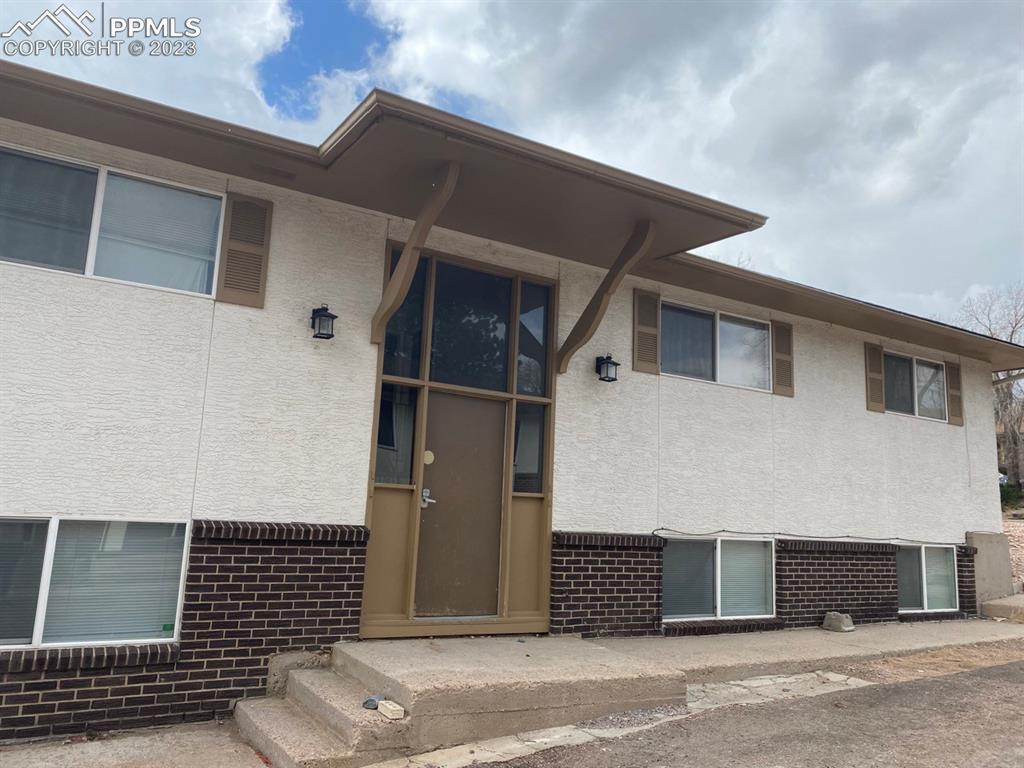 2919 Straus Ln., Colorado Springs, CO 80907