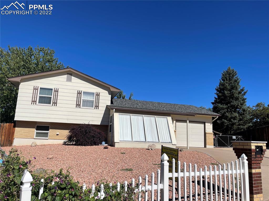 1030 De La Vista Pl., Colorado Springs, CO 80911