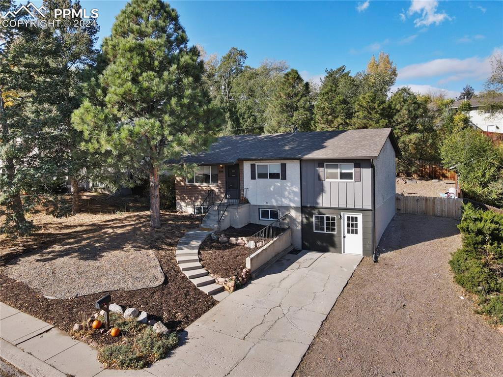 806 Paradise Ln., Colorado Springs, CO 80904