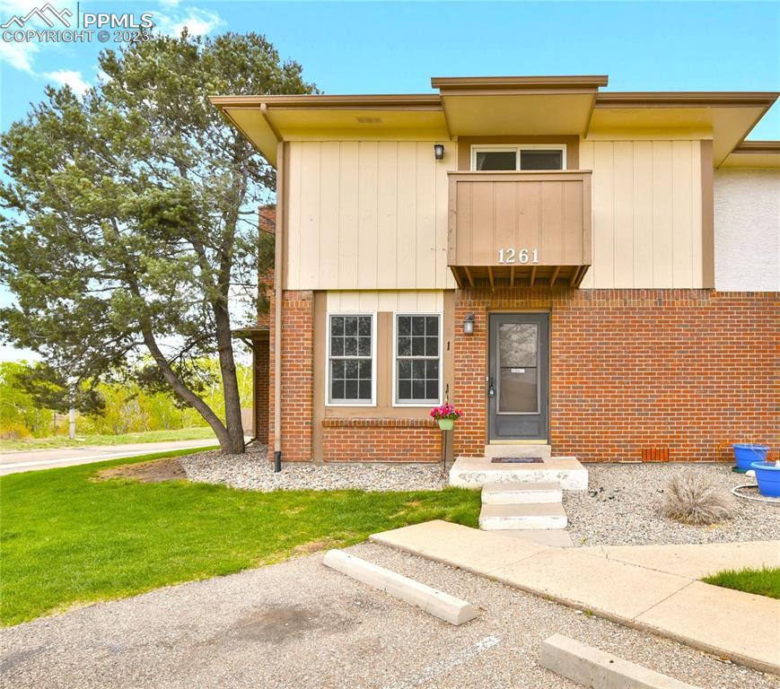 1261 Willow Bend Cir. #D, Colorado Springs, CO 80918