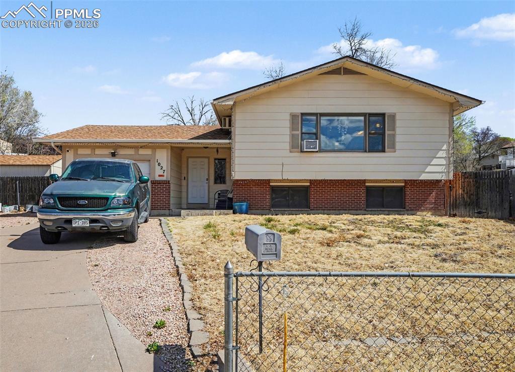 1027 De La Vista Ln., Colorado Springs, CO 80911