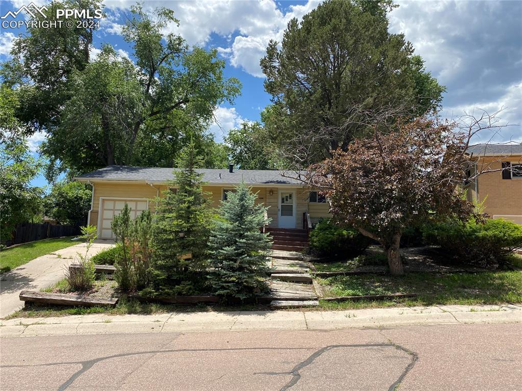 1015 Arcturus Dr., Colorado Springs, CO 80905