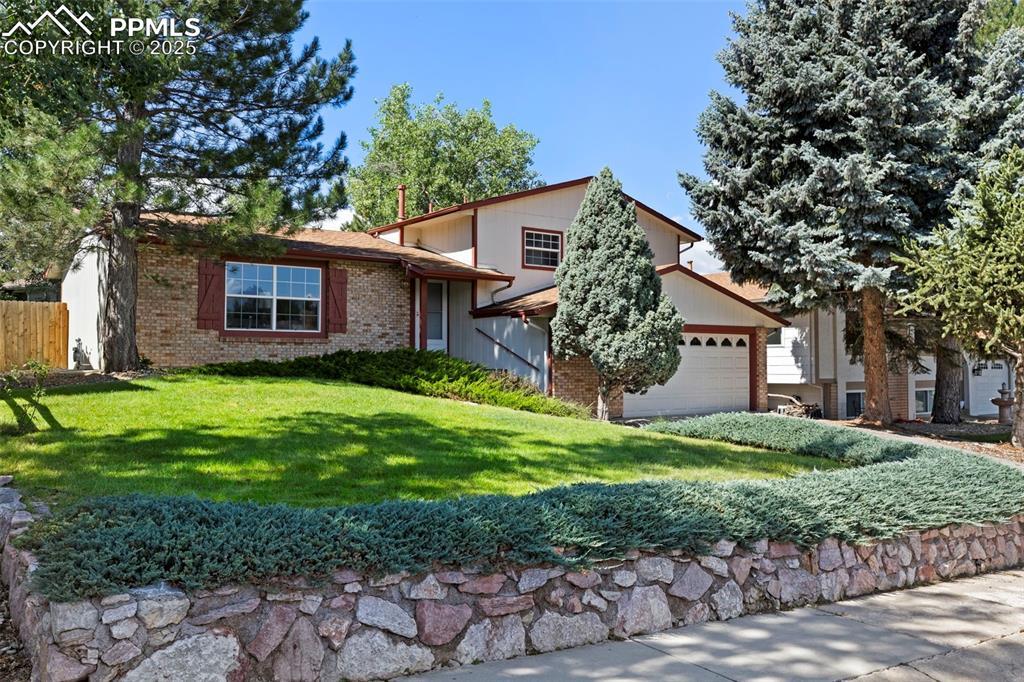 2113 Roundtop Ct., Colorado Springs, CO 80918