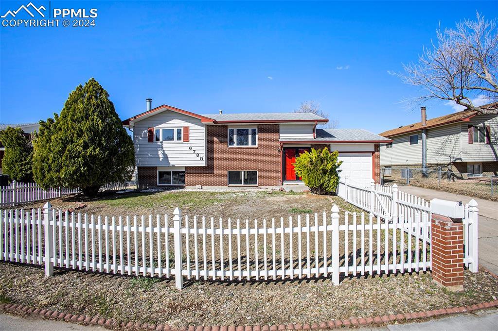 6780 Harding St., Colorado Springs, CO 80911