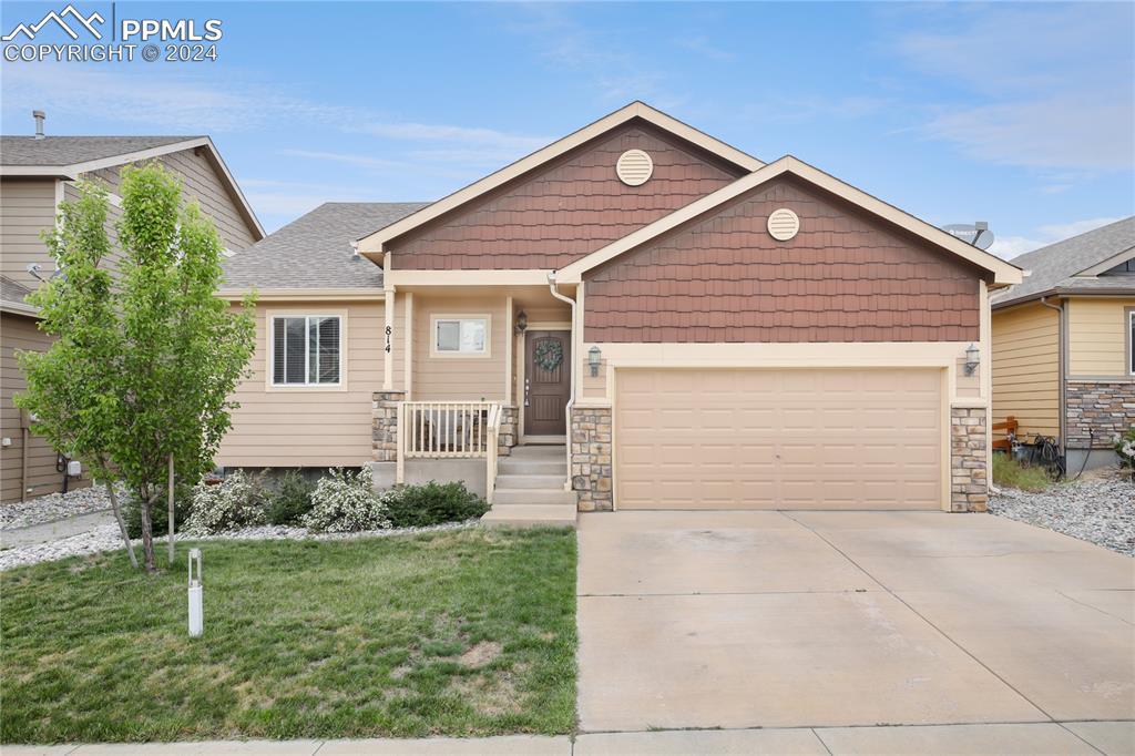 814 Deschutes Dr., Colorado Springs, CO 80921