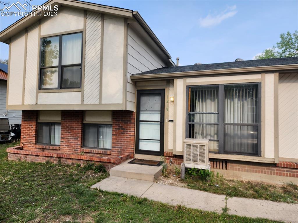 1215 Sandpiper Dr., Colorado Springs, CO 80916