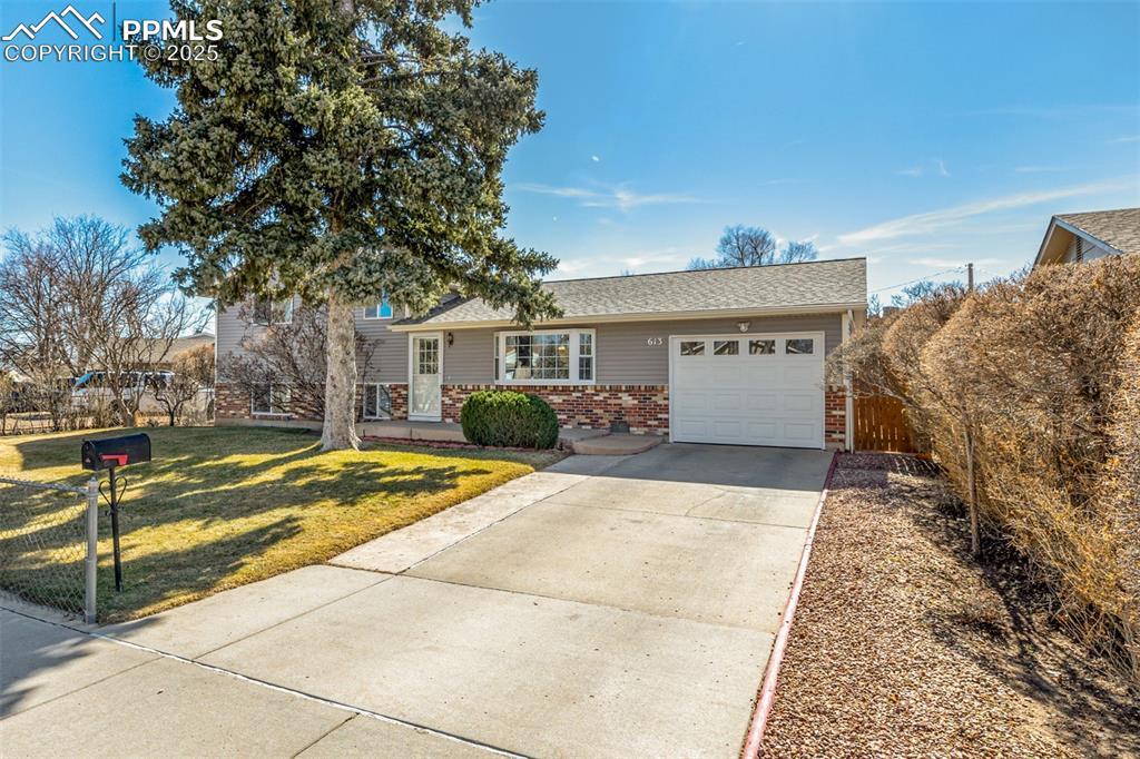 613 Clearview Dr., Fountain, CO 80817
