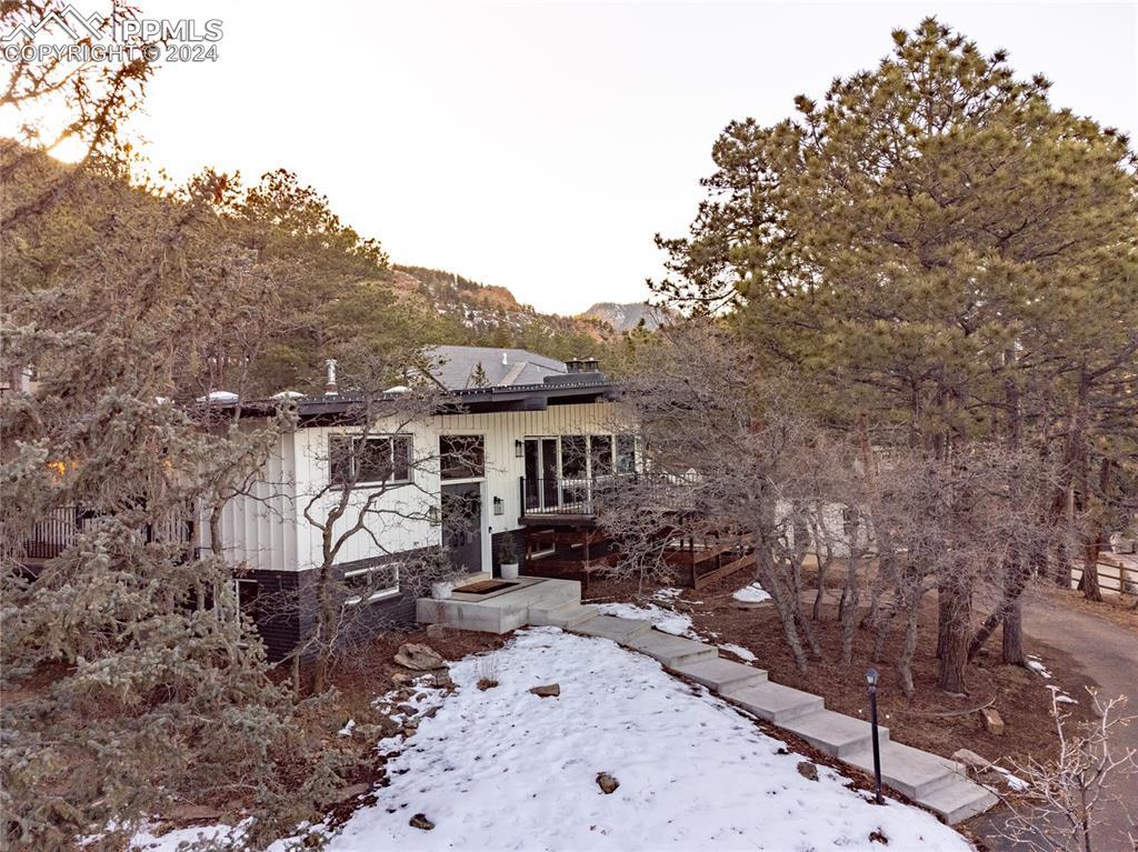 42 Upland Rd., Colorado Springs, CO 80906