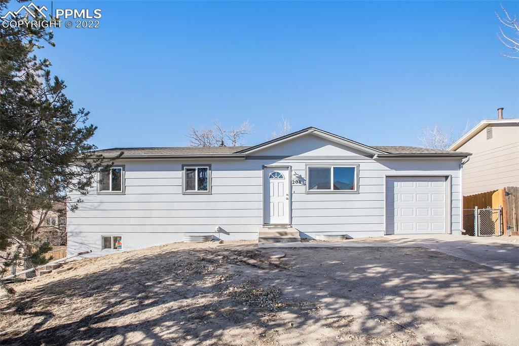208 Frost Ln., Colorado Springs, CO 80916