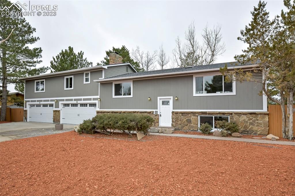 6832 Prince Dr., Colorado Springs, CO 80918