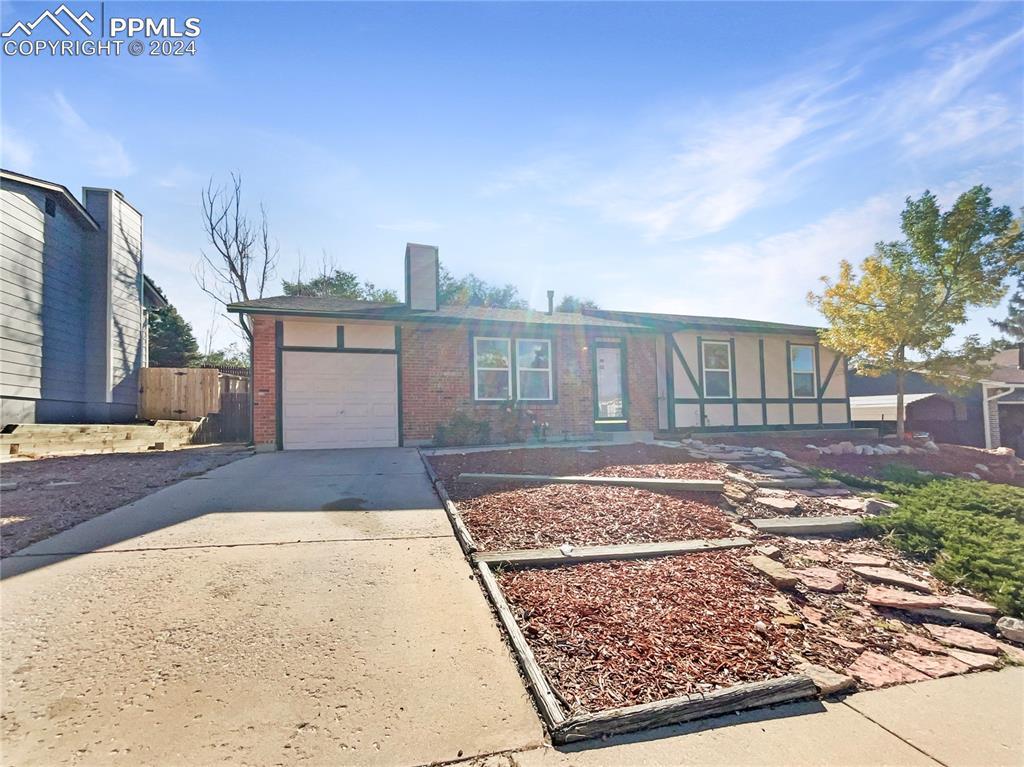 6533 Noble St., Colorado Springs, CO 80915