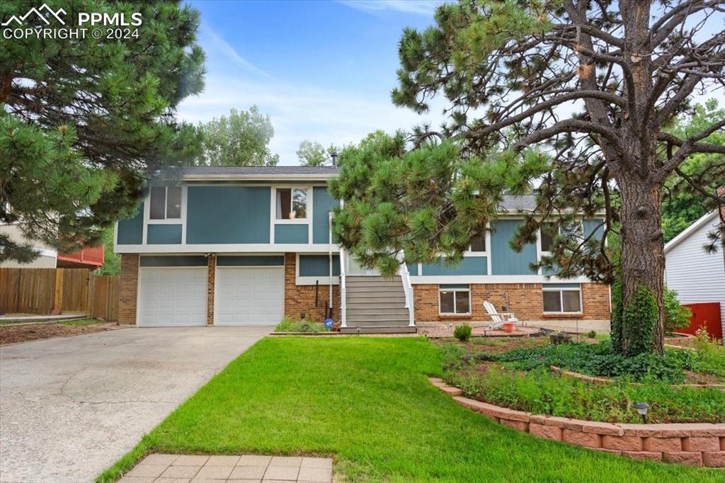 5895 Del Paz Dr., Colorado Springs, CO 80918