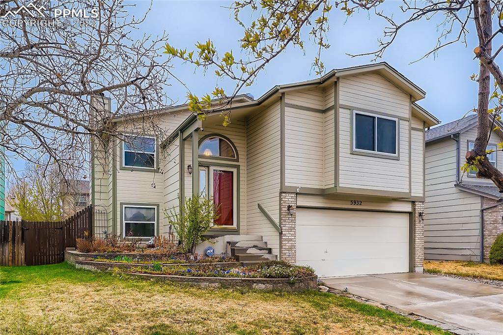 5932 Santana Dr., Colorado Springs, CO 80923