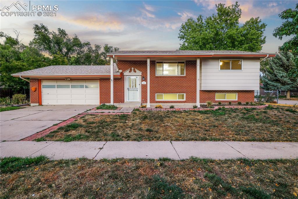 1367 Mears Dr., Colorado Springs, CO 80915