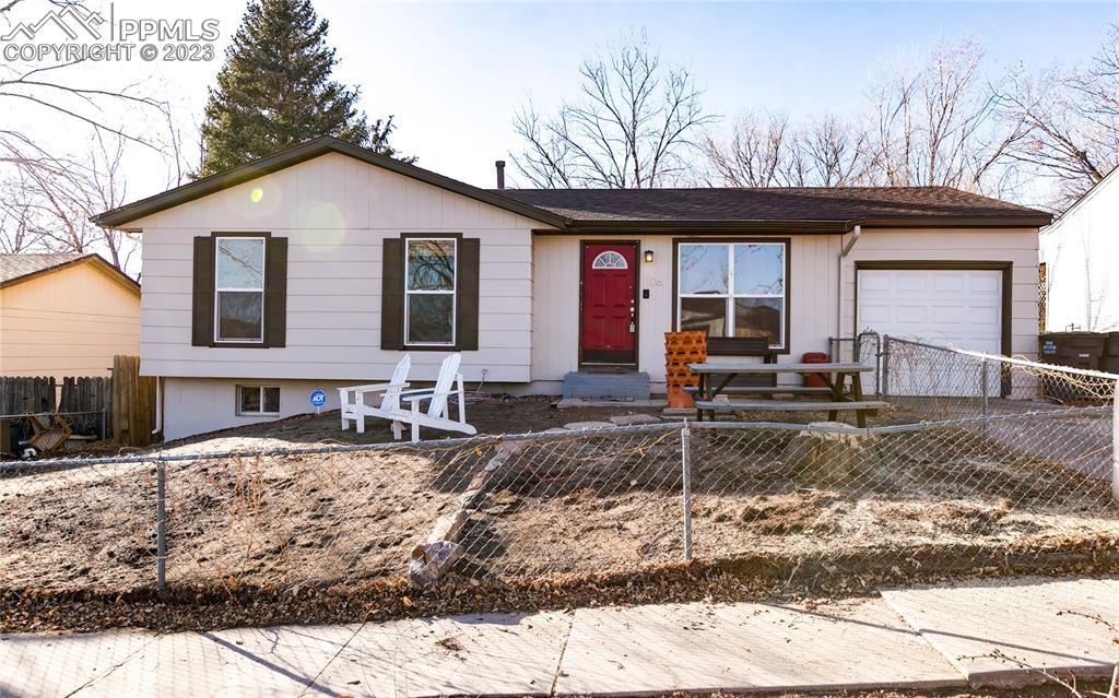 106 Frost Ln., Colorado Springs, CO 80916