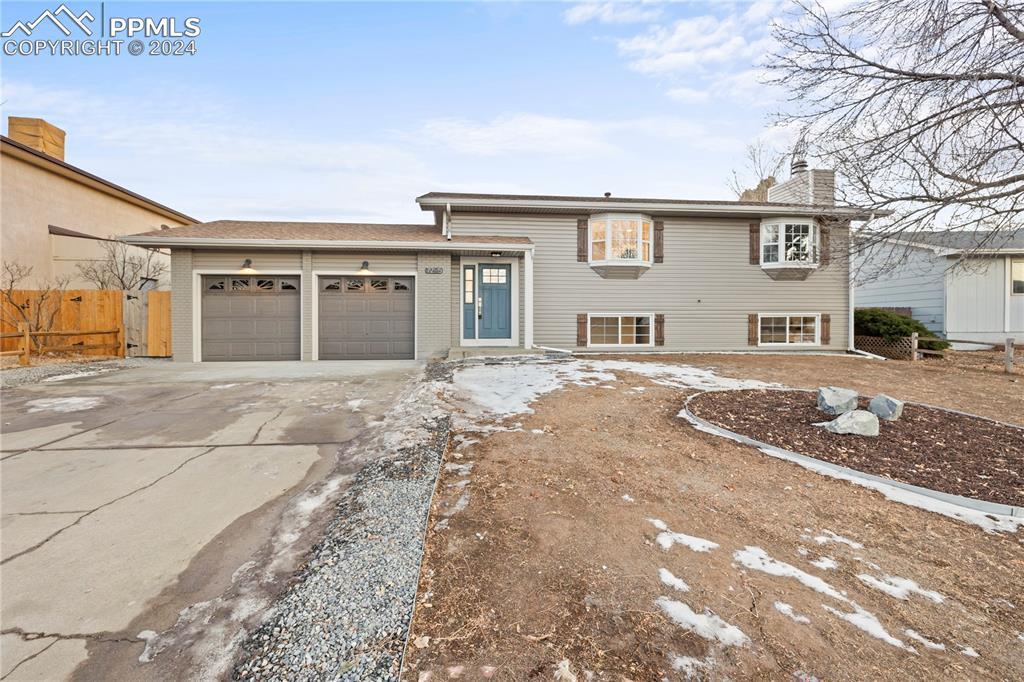 7295 Grand Valley Dr., Colorado Springs, CO 80911