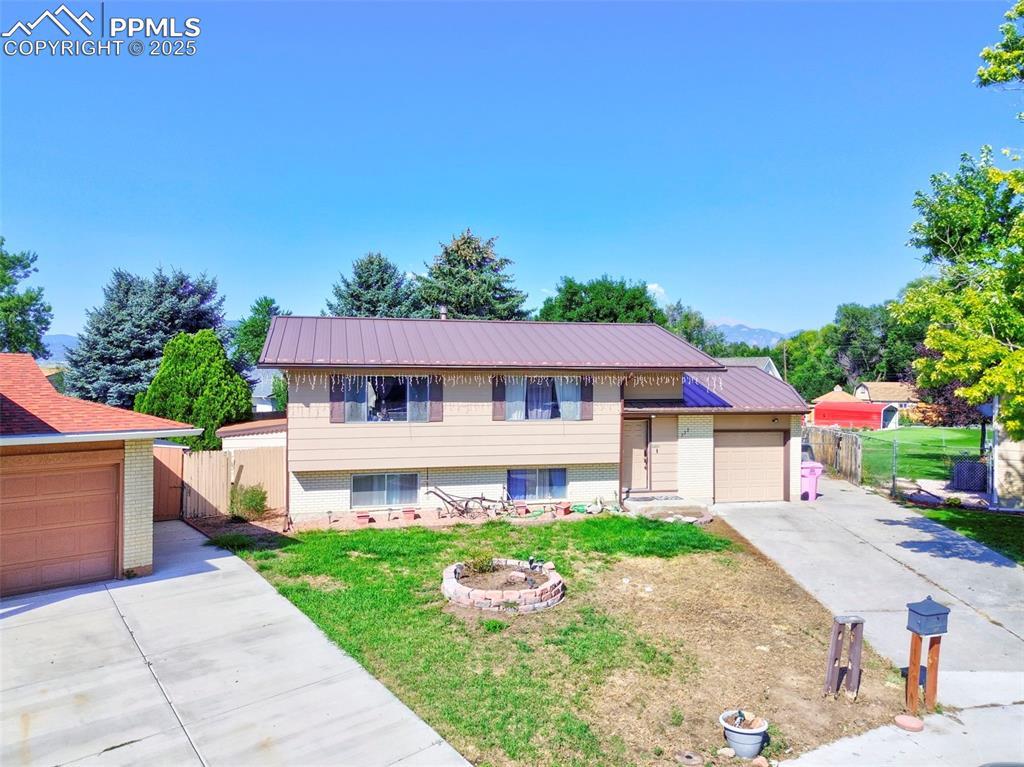 222 Fay Dr., Colorado Springs, CO 80911