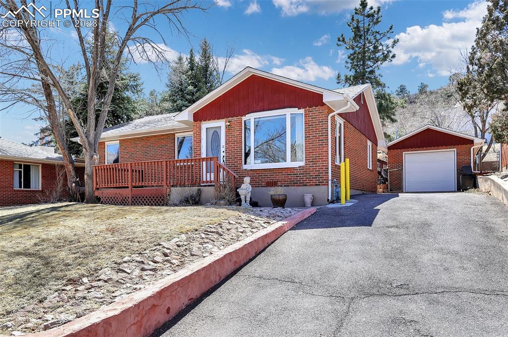 435 E Fountain Pl., Manitou Springs, CO 80829