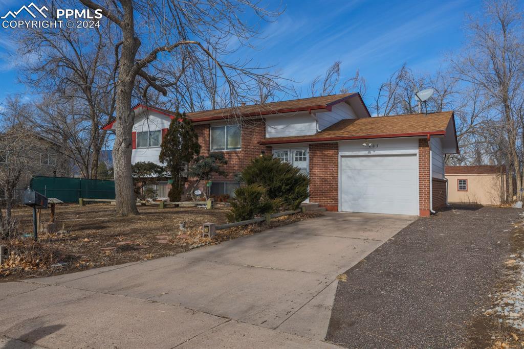 403 De La Vista Cir., Colorado Springs, CO 80911