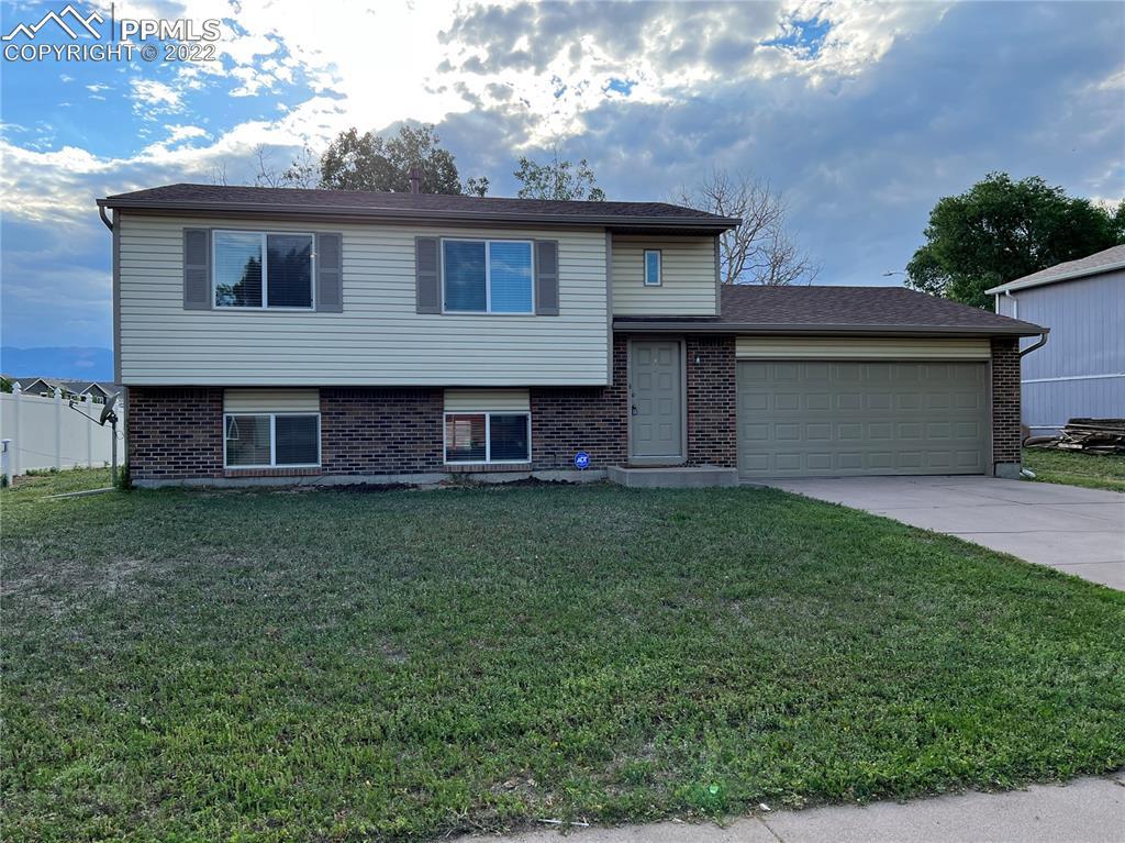 1230 Bayberry Dr., Colorado Springs, CO 80916