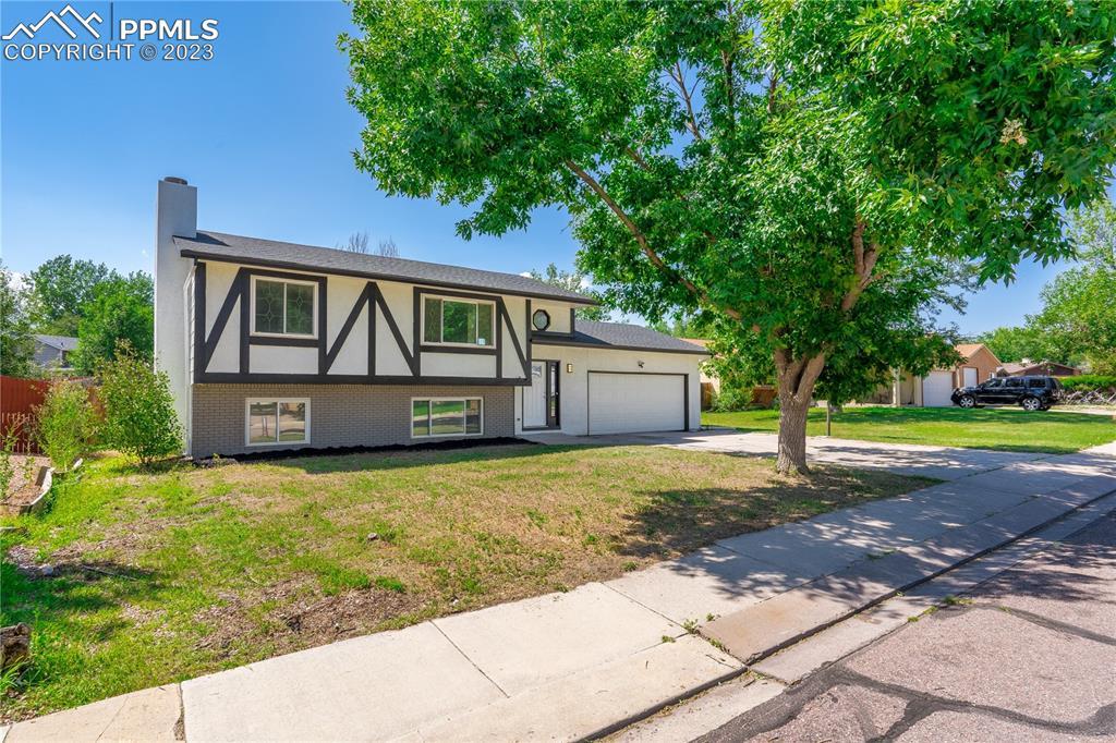 2330 Heathercrest Dr., Colorado Springs, CO 80915