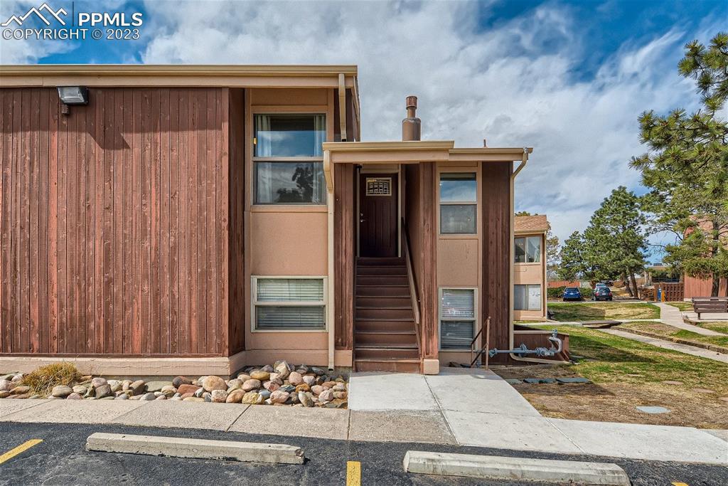 4519 N Carefree Cir. #B, Colorado Springs, CO 80917