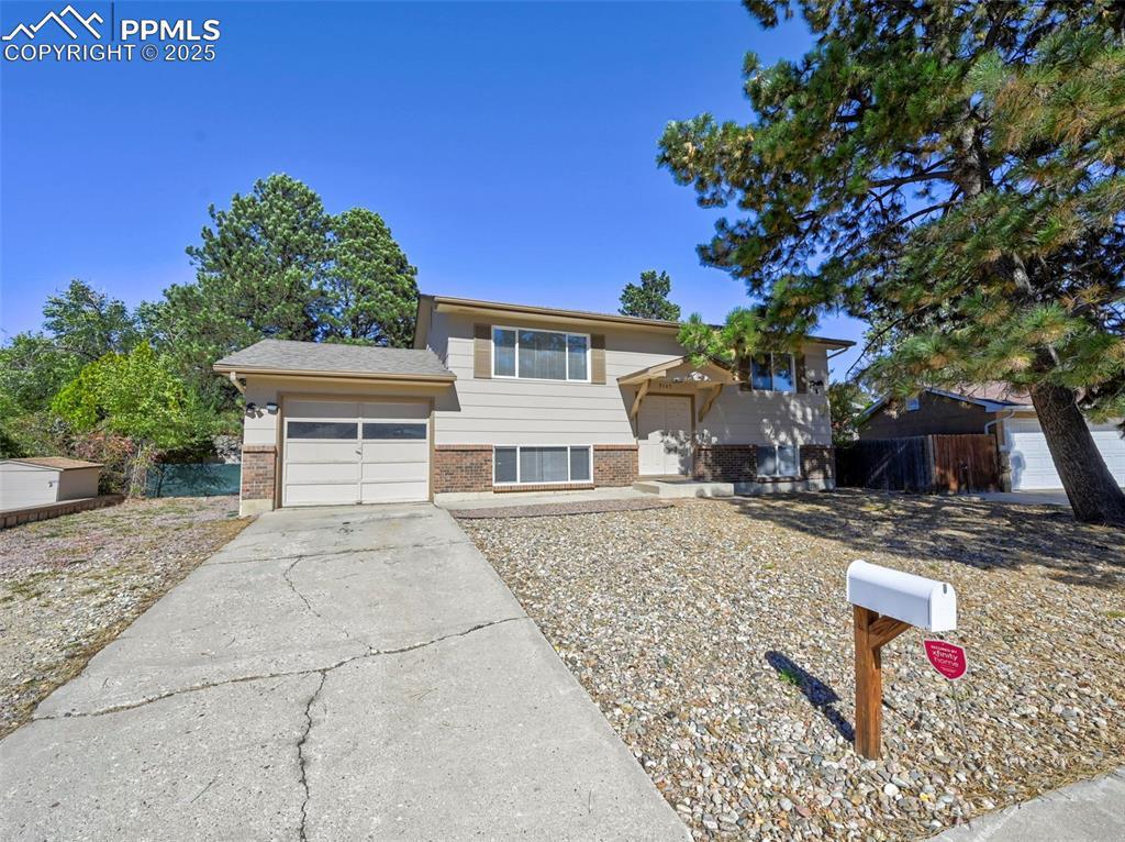 5165 Crestwood Dr., Colorado Springs, CO 80918
