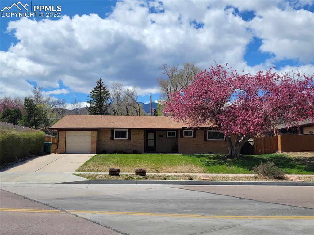 916 Skyway Blvd., Colorado Springs, CO 80905