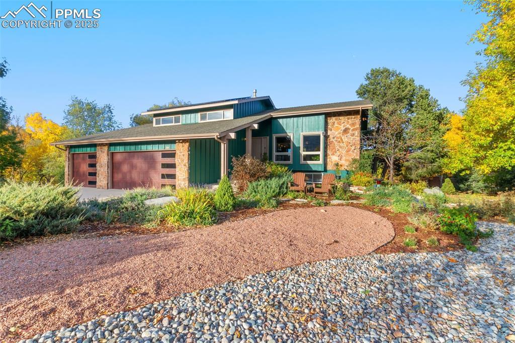 204 W Cheyenne Mountain Blvd., Colorado Springs, CO 80906