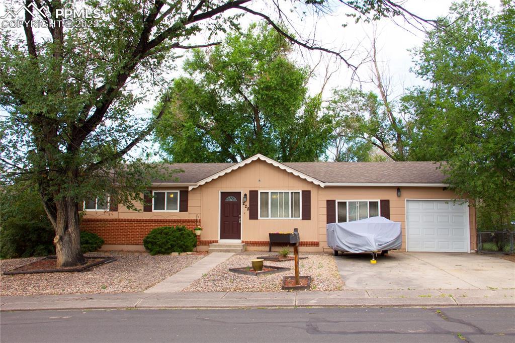228 Longfellow Dr., Colorado Springs, CO 80910