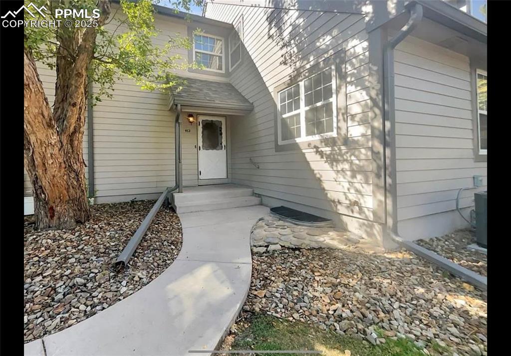 412 Cobblestone Dr., Colorado Springs, CO 80906