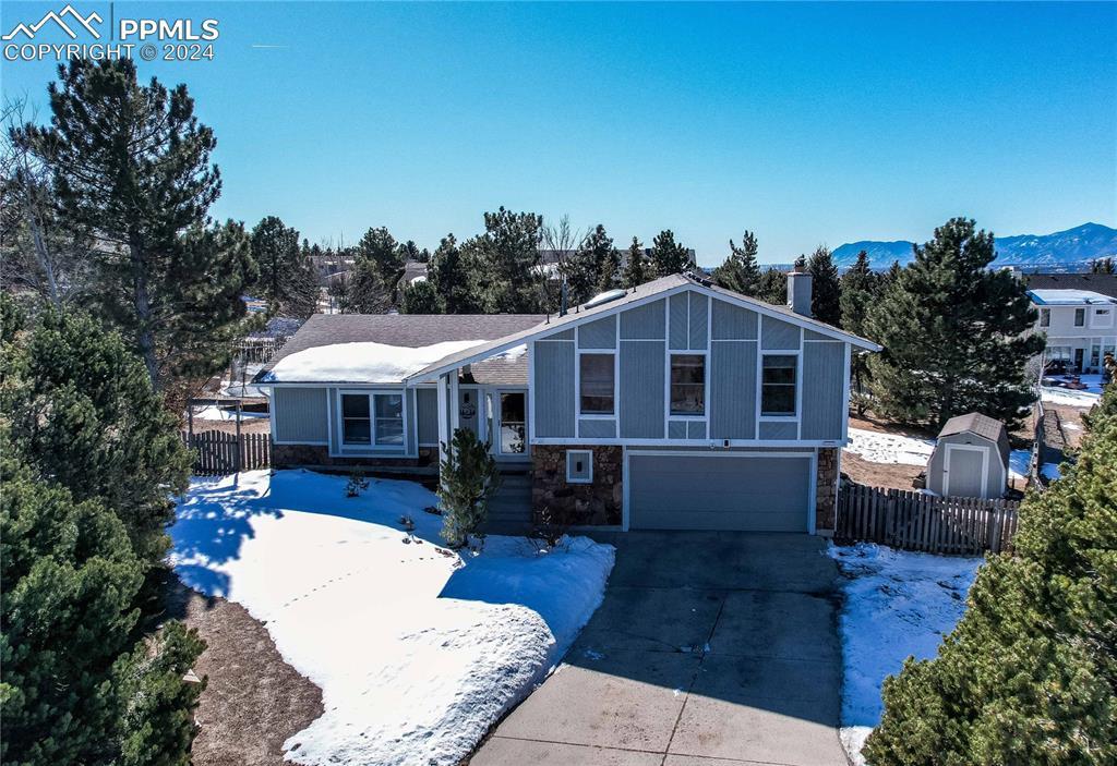 415 Wuthering Heights Dr., Colorado Springs, CO 80921