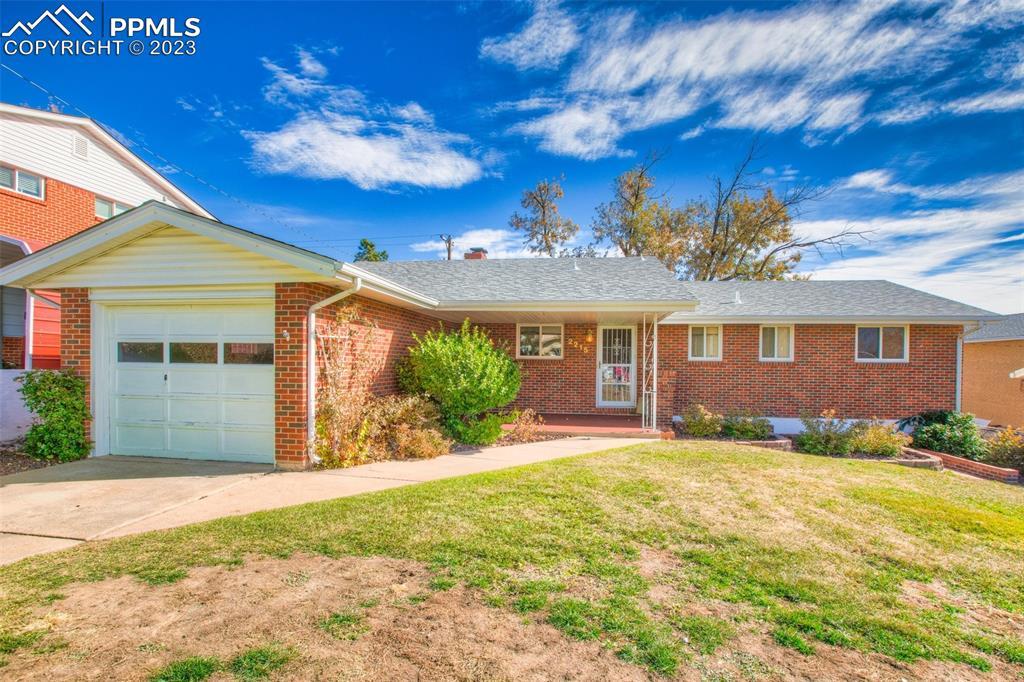 2215 Princeton Way, Colorado Springs, CO 80909